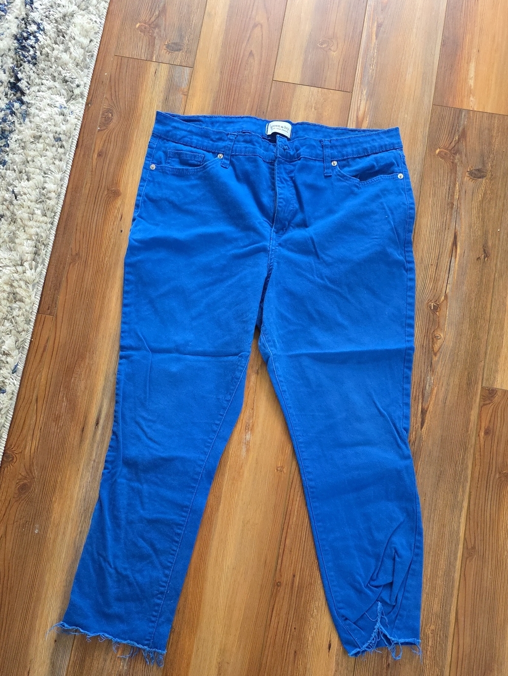 crown & ivy Royal Blue Cropped Jeans with Frayed Hem